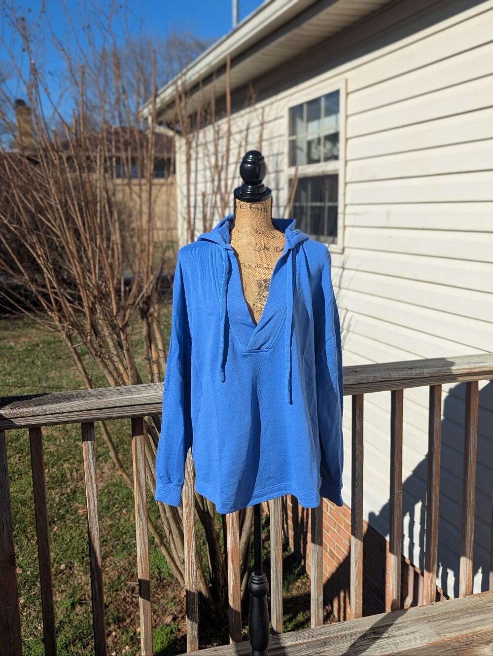 Old Navy light weight hoodie. Brand new/w tags. Size M